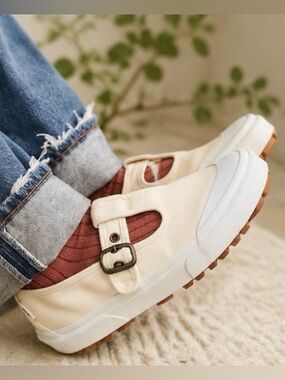 Vans Style 93 Mary JaneWhite Canvas Lug Sole Shoes NWOT Women's